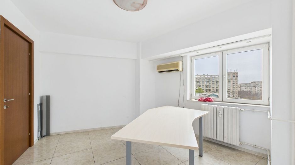 Apartament cu 3 camere de vanzare - Spatiu versatil - Rond Alba Iulia - Poză 7