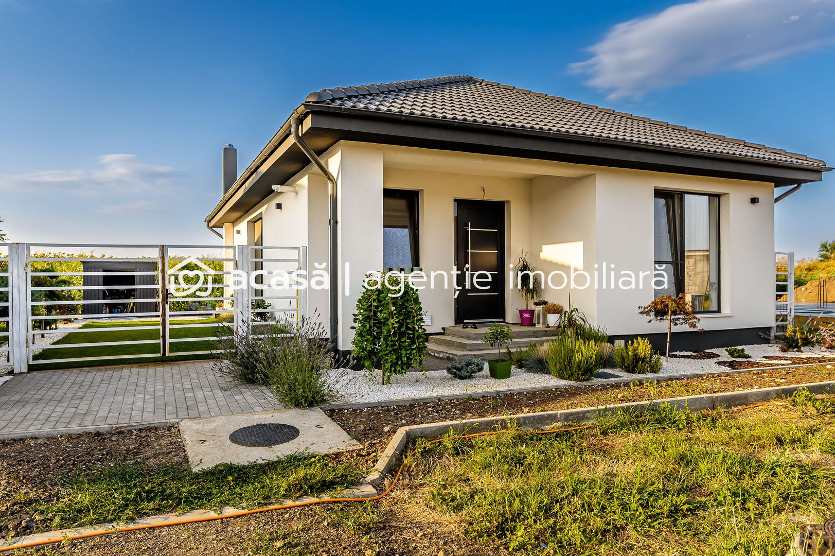 Descoperă-ți casa de vis în acest colț de paradis! - Poză 2