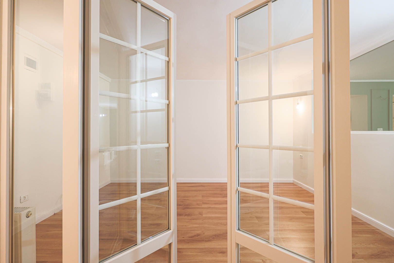 Apartament 95 mp pe Iuliu Maniu la casă, curte proprie inchisa - Poză 7