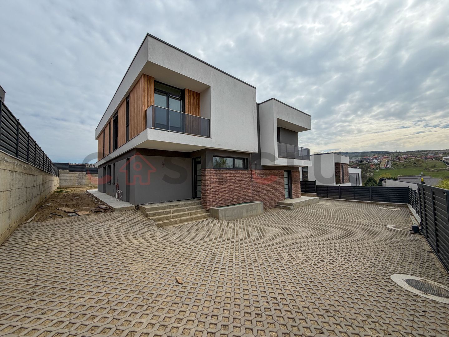 Casa de vânzare în Borhanci – Locație excelentă - Poză 3