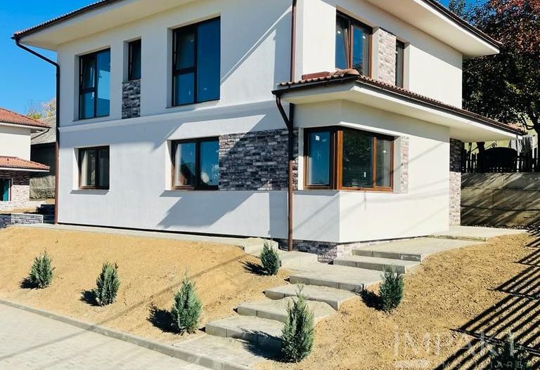 Ansamblu de 3 case la vanzare  in Chinteni! - Poză 1