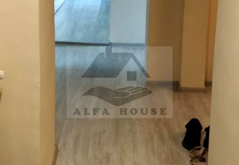 Apartament cu patru camere, zona Florilor-Craiter 80 mp - Poză 2