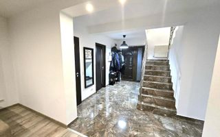 Casă de vânzare Zona Bucium - Poză 2