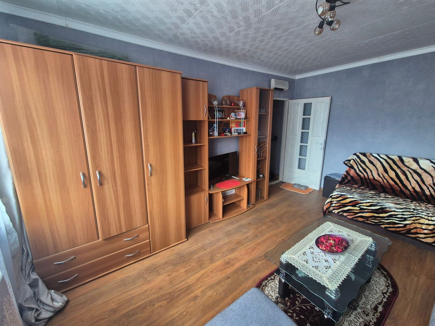 Vand apartament 1 camera etajul.3 Micro 2 - Poză 1