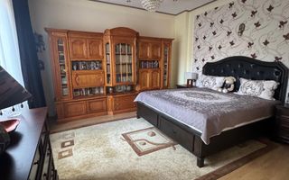 Casă de vânzare pe strada Tudor Vladimirescu - Poză 3