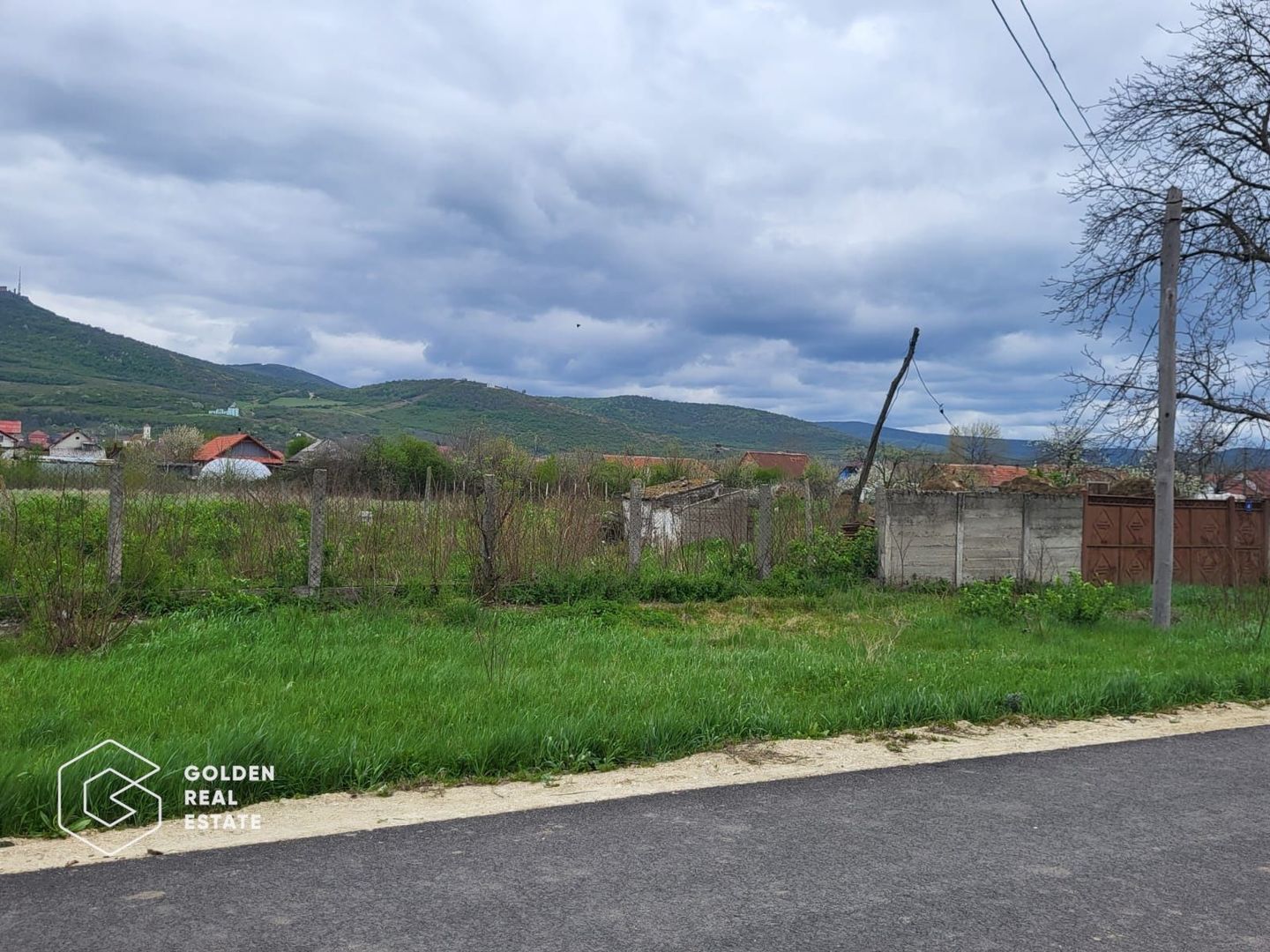 Teren intravilan, comuna Siria - Poză 4