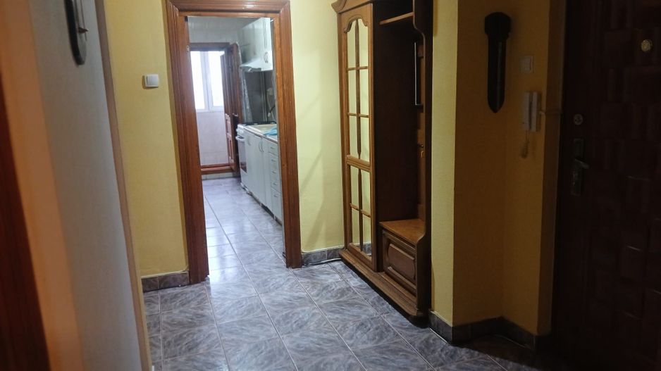 De inchiriat apartament cu 3 camere, I. C. Frimu, etaj 3, 450 euro - Poză 7