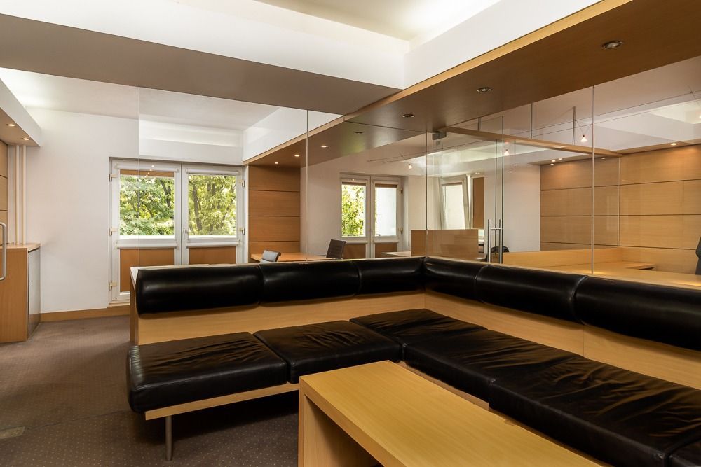 UNIRII FANTANI - 5 camere de vanzare - investitie rara si eleganta - Poză 6