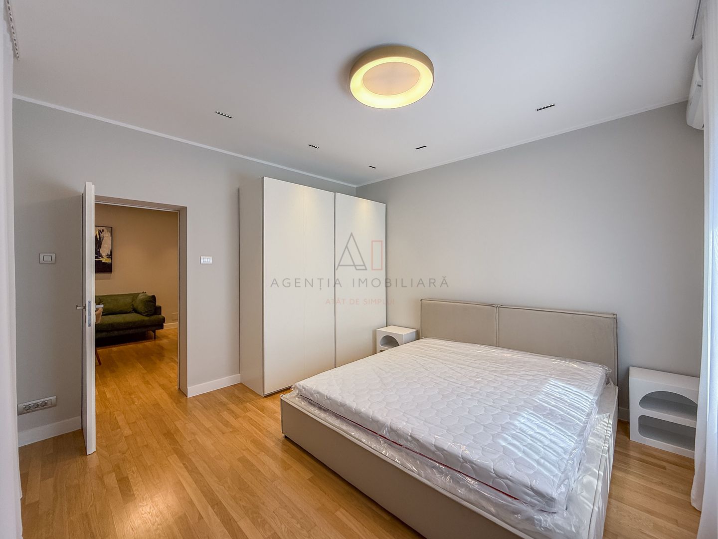 3 camere zona Capitale - Poză 2