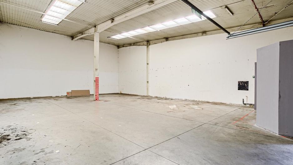Hală de depozitare și producție 227 mp - Poză 4