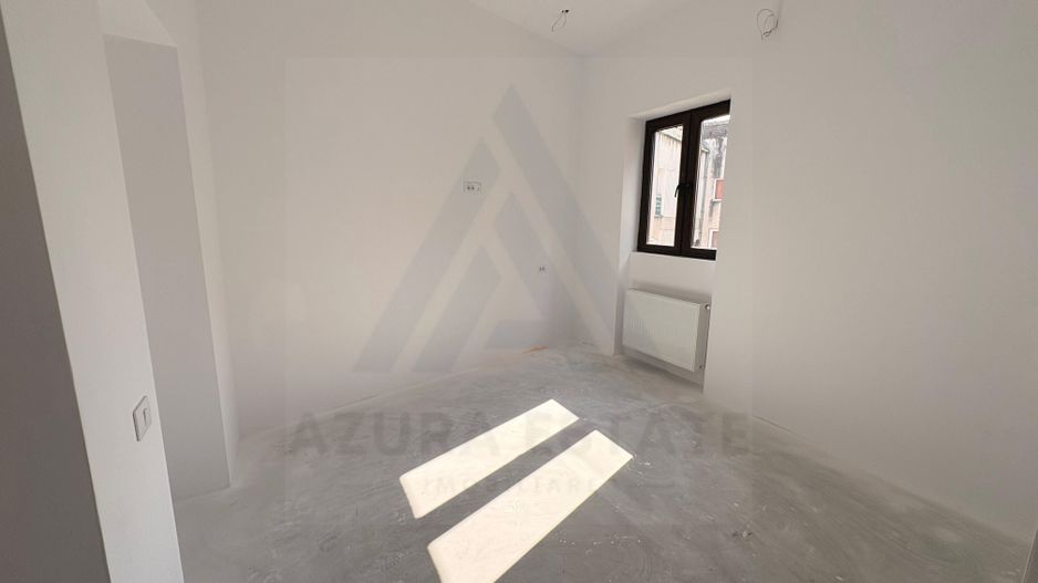 Apartament renovat 3 camere 2 bai 85 mp si pivnita  în zona Central - Poză 1