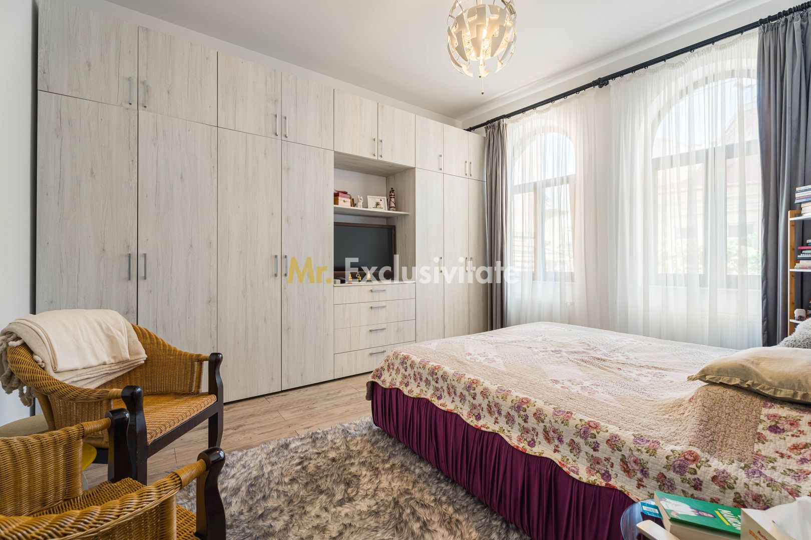 Casă / Vilă cu 4 camere de vânzare în Bucuresti - Poză 3
