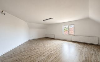Vila spatioasa cu 15 camere de inchiriat in zona Andrei Muresanu - Poză 22