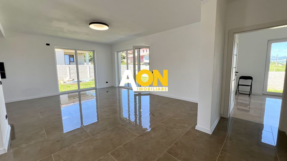 Casa individuala de vanzare, 3 camere, 2 bai - Poză 2