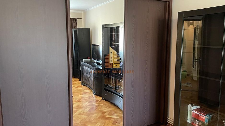| Apartament cu 3 camere de vanzare | Decomandat | Cartierul Marasti | - Poză 2