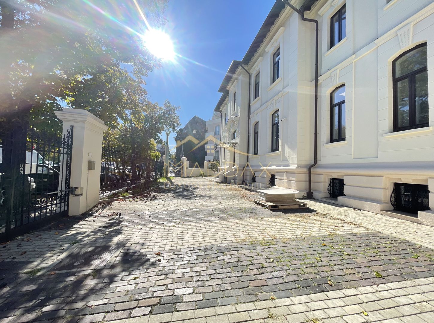 Masterpiece Heritage Villa***18 rooms//DOWNTOWN BUCHAREST - Poză 1