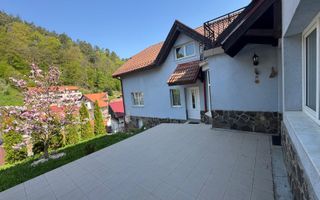 Vilă deosebită cu 6 camere în zona Şchei, Braşov - Poză 5