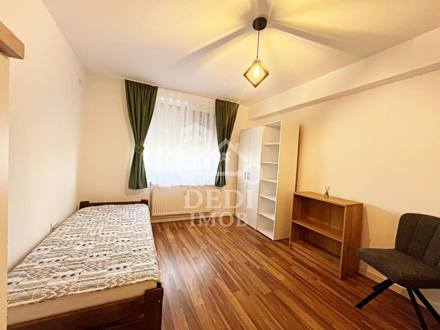 Apartament cu 1 camere de vanzare zona Nufarul, Oradea - Poză 2