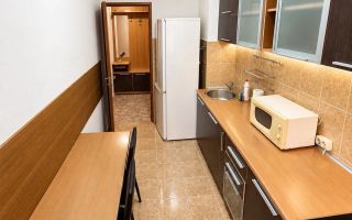 2 camere| vis a vis de Restaurantul Nora} centrala| etaj 3| apt frumos| AC - Poză 3