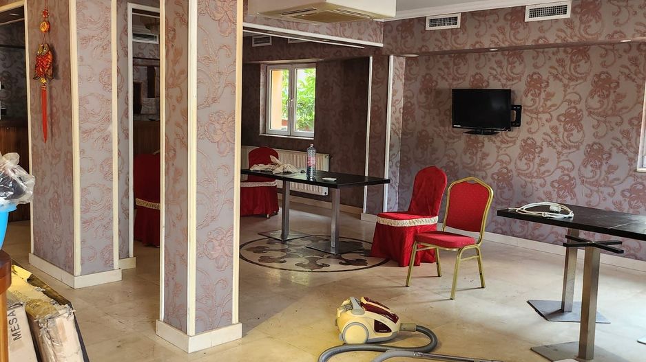 PIPERA/VOLUNTARI  Vilă 3 Nivele Curte & Locuri de Parcare - Gata de Rebranding! - Poză 2