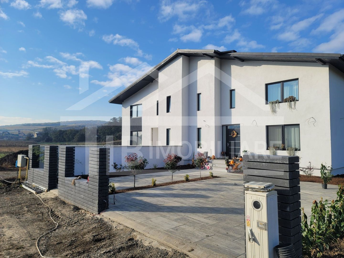 Casa cu 4 camere, 119 mp, Zona Voiniceni - Poză 1