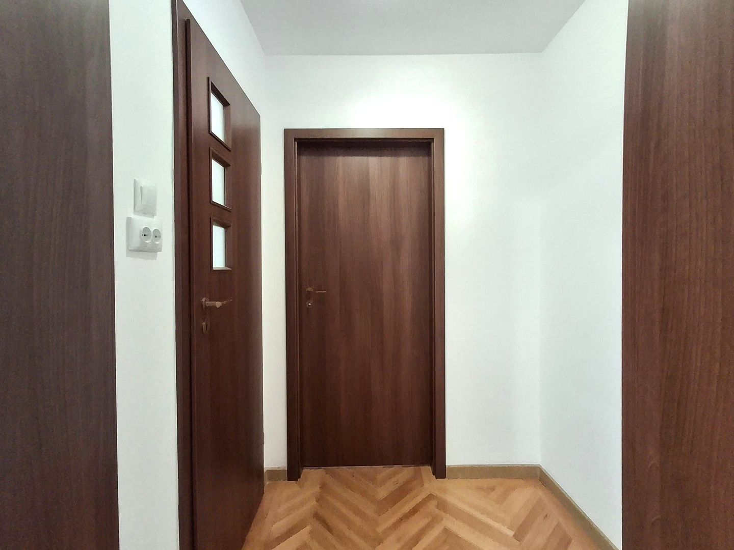 Apartament 2 camere renovat la 2 minute de metrou - Poză 4