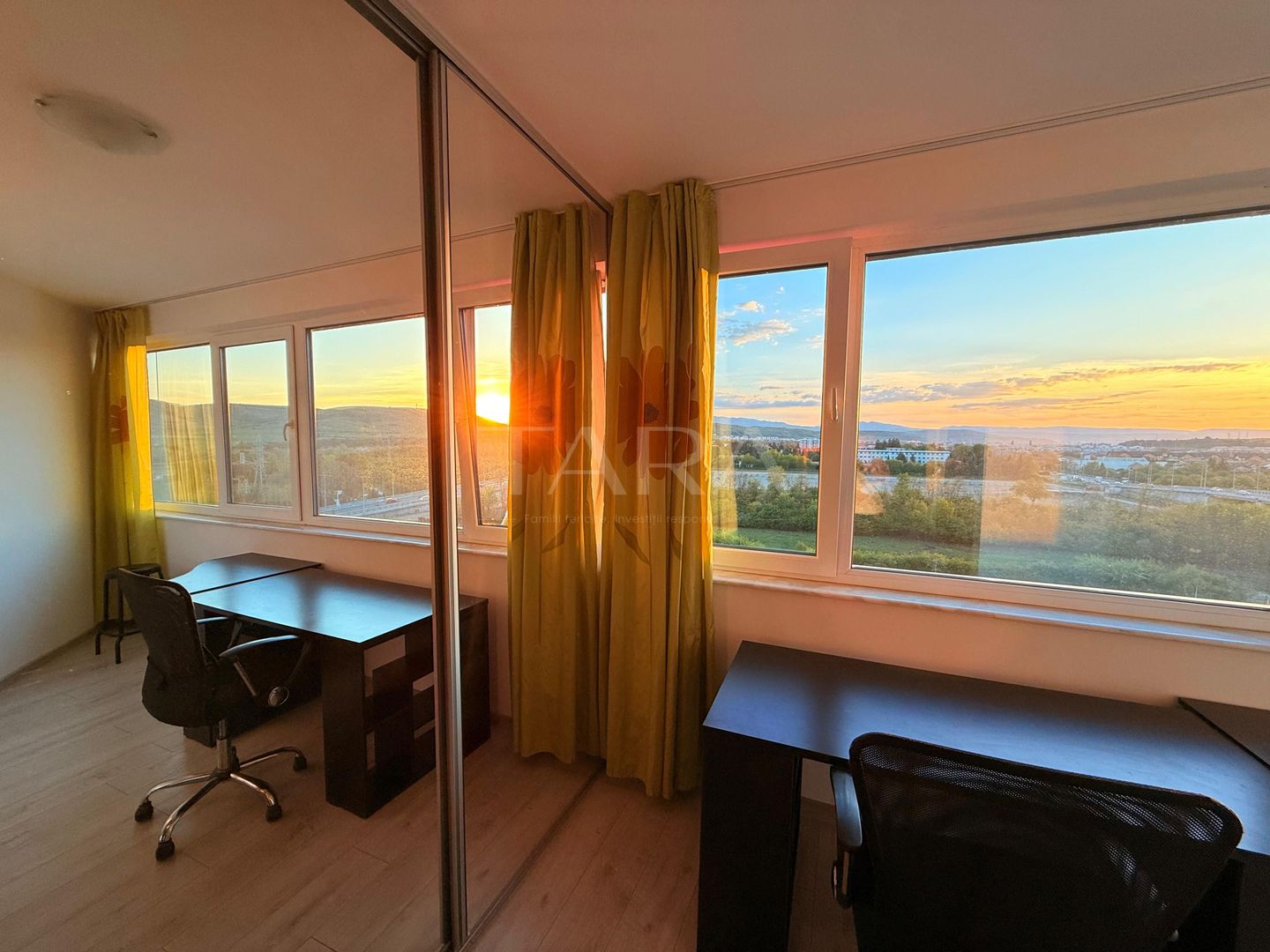 Apartament modern cu birou și panoramă deschisă – zona BMW. - Poză 10