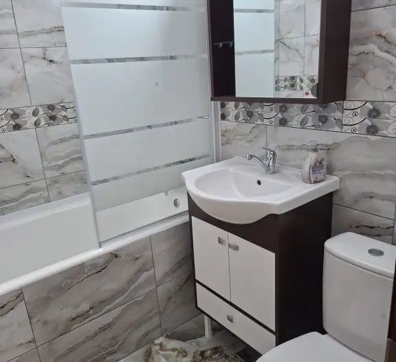 Garsonieră de închiriat Bd. Chișinău renovata de curand - Poză 8