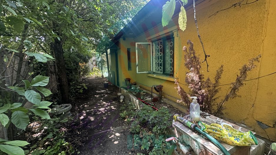 Casuta batraneasca cu teren 184 mp de inchiriat - Poză 3