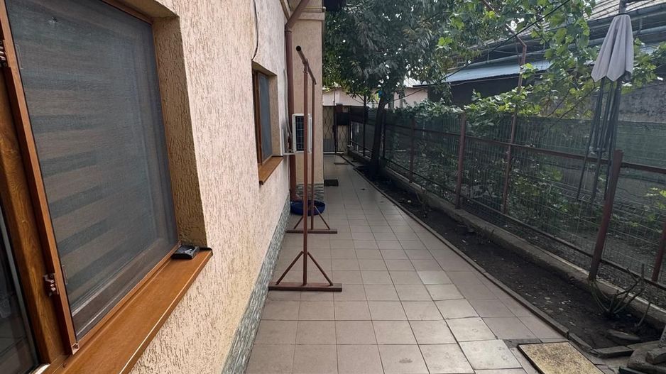 Casă cu 4 camere de vânzare – Str. I. C. Brătianu - Poză 1