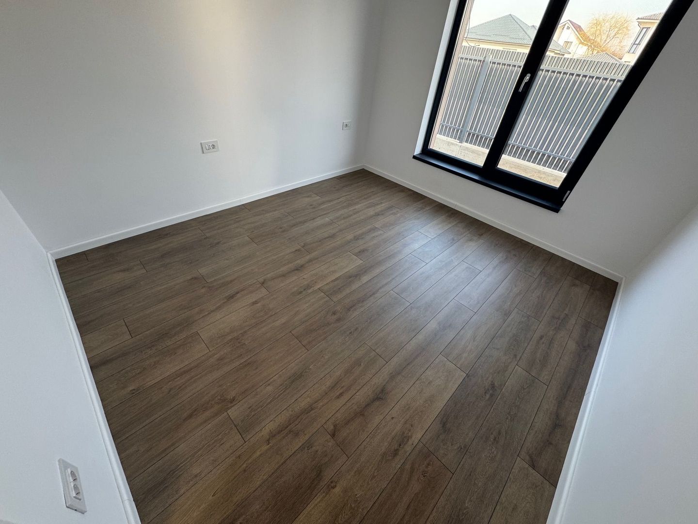 Case Mediteranene pe PARTER, 100m2 suprafata, curte 400m2, 0% comision - Poză 9