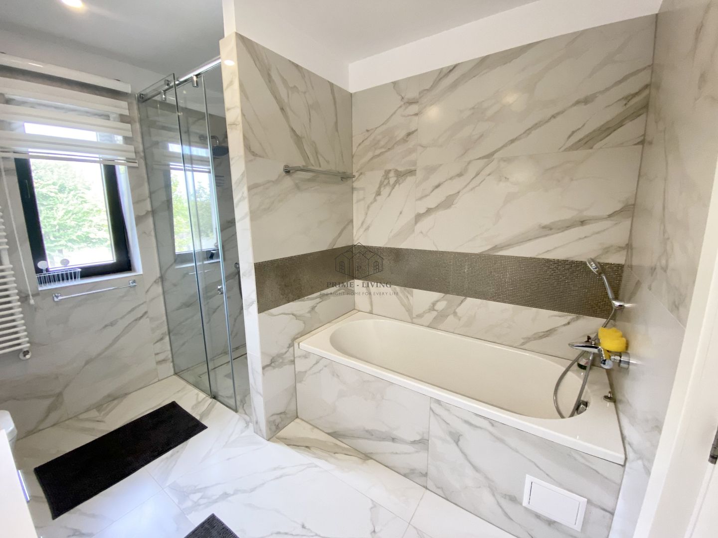 VILA SPATIOASA CU 5 CAMERE LA INCHIRIERE IN COMPLEX REZIDENTIAL - Poză 19