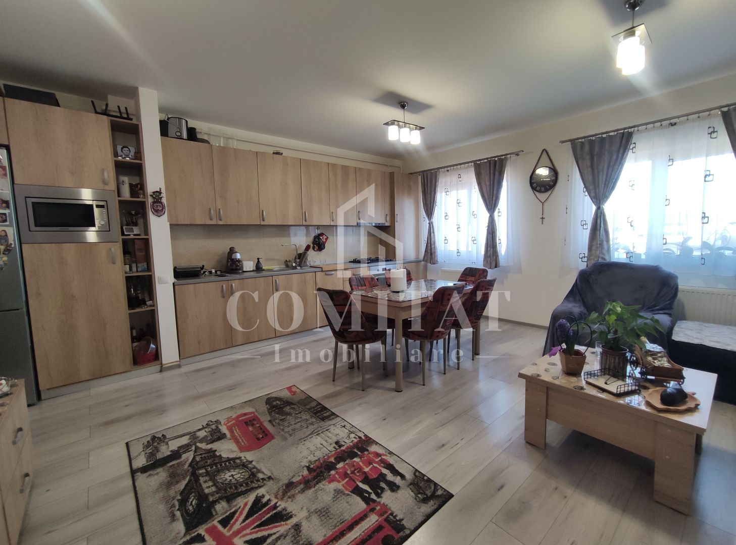 Apartament de vanzare | 3 camere | Zona Sesul de Sus - Poză 2