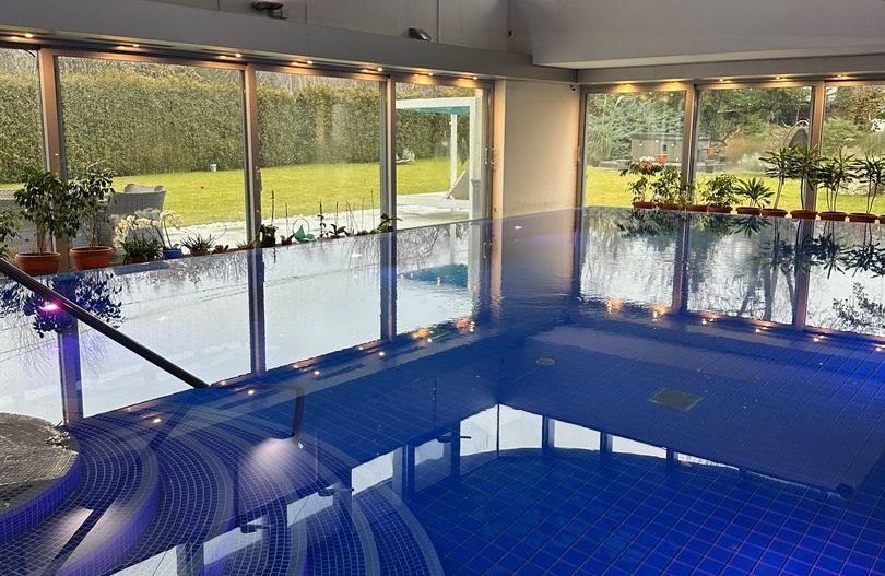 Bijuterie Arhitecturala Premiata, cu Piscina si Tehnologie Inteligenta - Poză 2