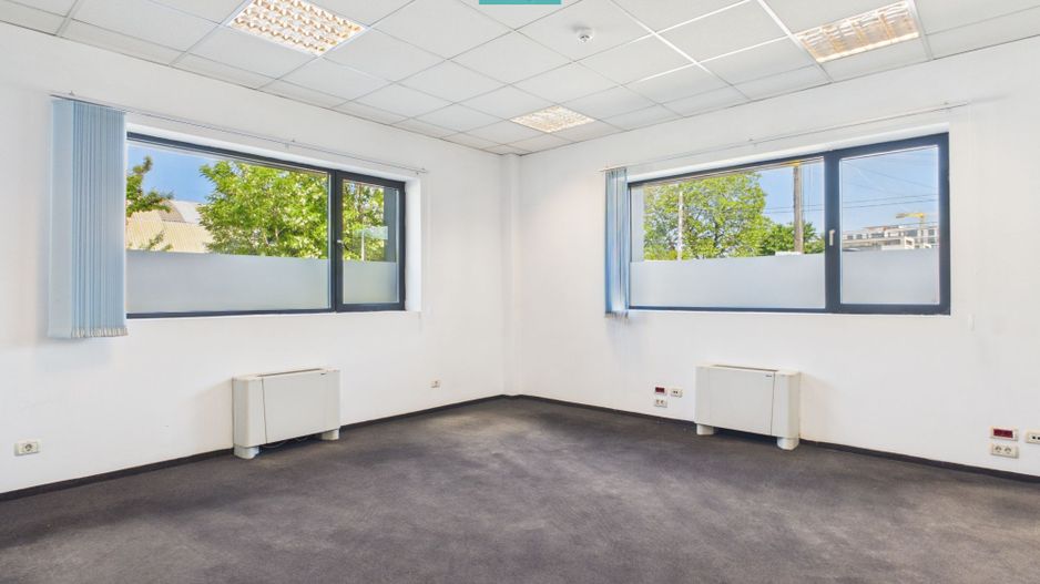 Birou compact în zonă excelentă - Poză 1