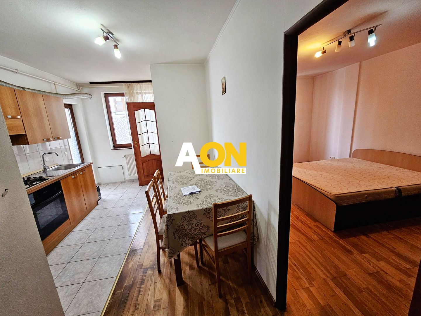 Apartament 3 camere, 71 mp utili, etaj 1, cu garaj, bloc nou, Cetate - Poză 4