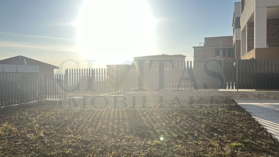 Vand casă tip duplex 160 mp +200 mp de grădină, zona Voronet - Poză 7