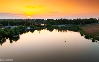 PERIS - SERENITY CONCEPT, VILA INDIVIDUALA LA LAC, 140 MP, LOT 500 MP! - Poză 12