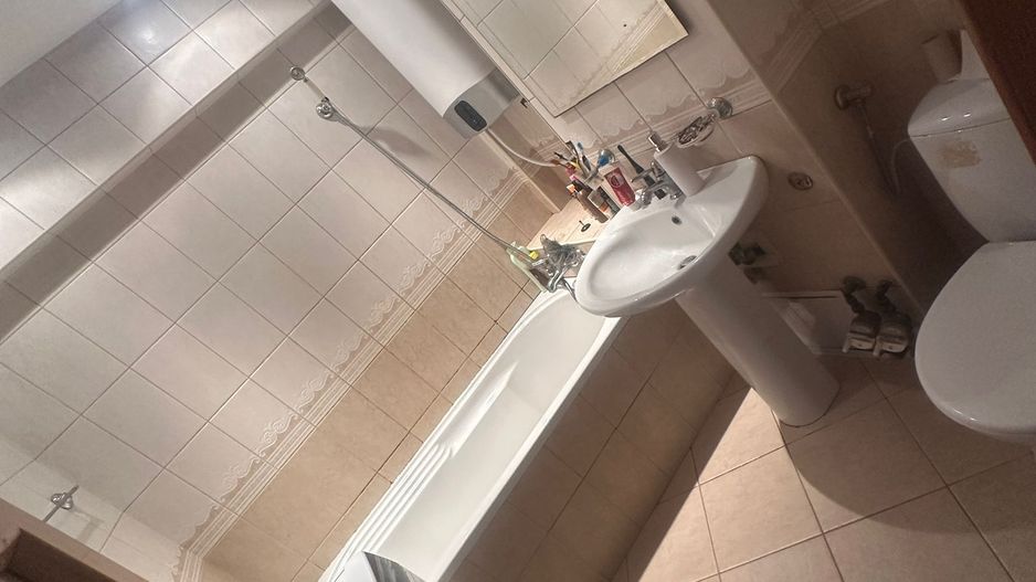 De vanzare aparatament 3 camere - zona Drumul Taberei - Poză 4