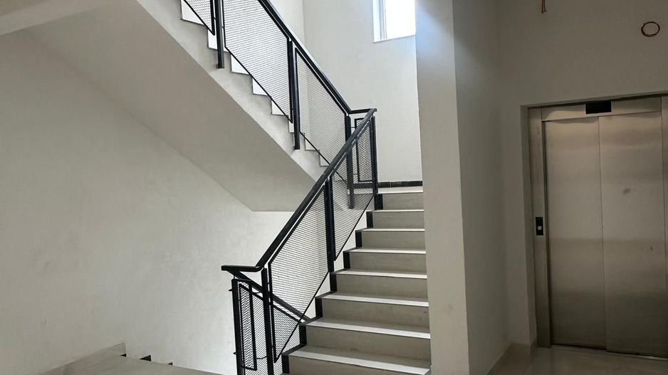 Ultimul apartament finalizat,finisaje premium/3min metrou Berceni - Poză 3