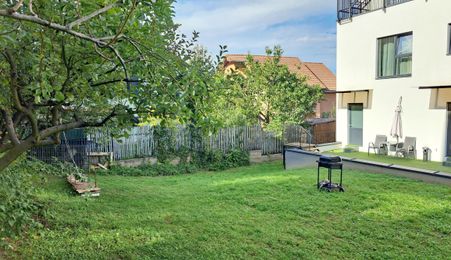 Penthouse 150 mp utili+ terase 200 mp+ 2 parcari subterane +curte 120 mp