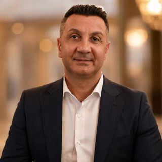 Iulian Paraschiv - Sudrezidential Real Estate
