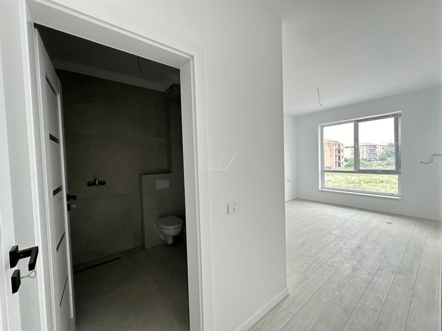 Bloc nou. Apartament cu 3 camere spations. 2 Bai. Etaj 1 - Poză 6