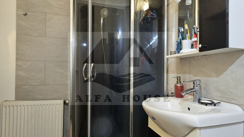 Oportunitate - Apartament cu trei camere in vila, zona Tractorul 70 mp - Poză 10