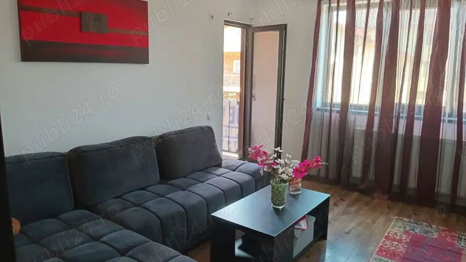De vanzare apartament 3 camere + loc parcare, Cartierul Latin - Poză 1