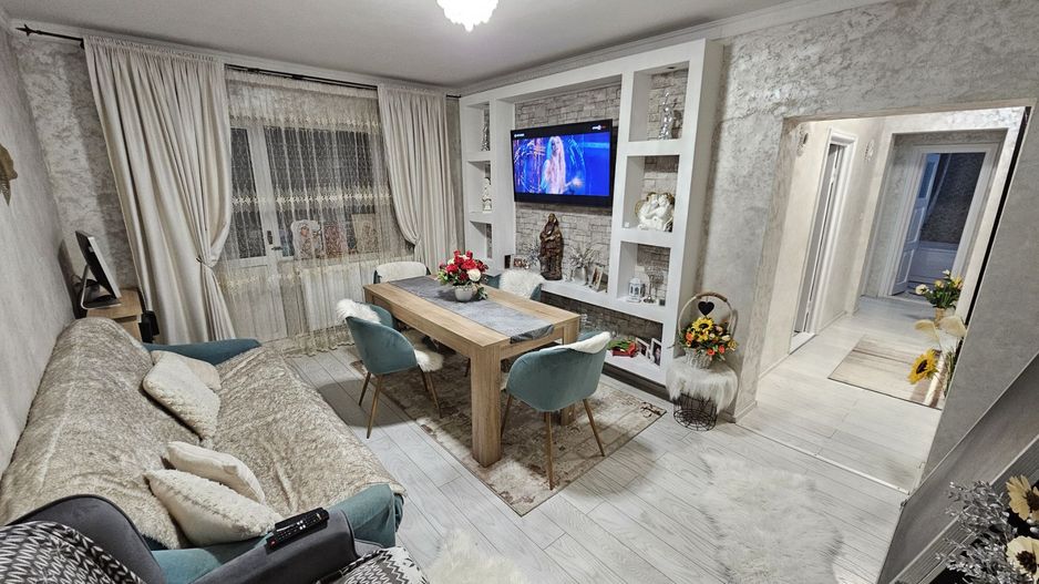 Apartament 4 camere, mobilat și utilat, zona Donici. - Poză 1