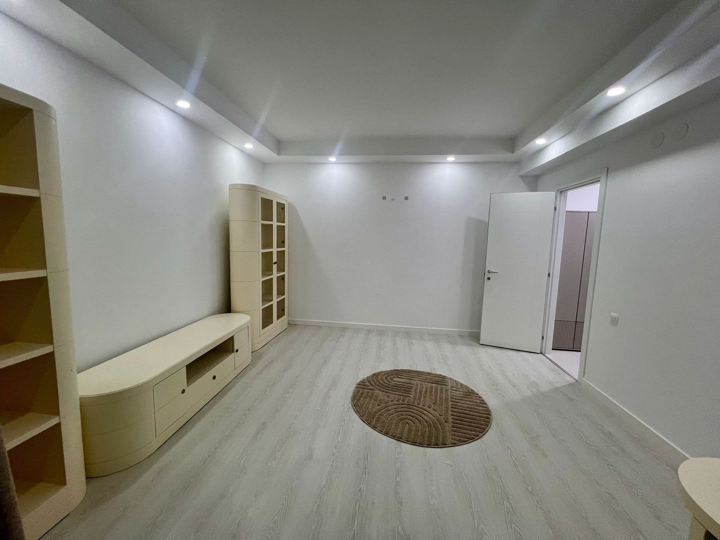Apartaement 3 camere, Parter, Cosmopolis - Poză 4