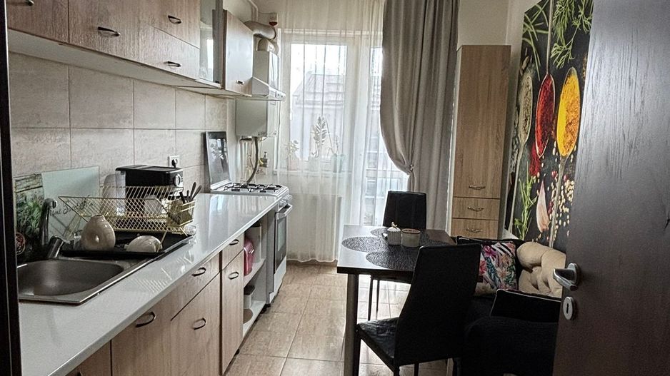 Garsoniera decomandata Prelungirea Ghencea Loc de parcare - Poză 1