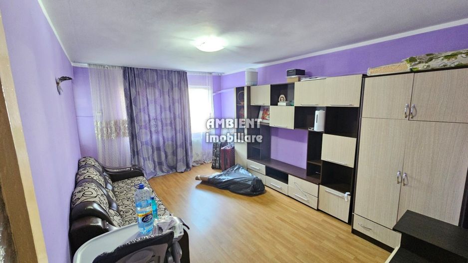Apartament cu 2 camere, decomandate, zona CENTRU; - Poză 1