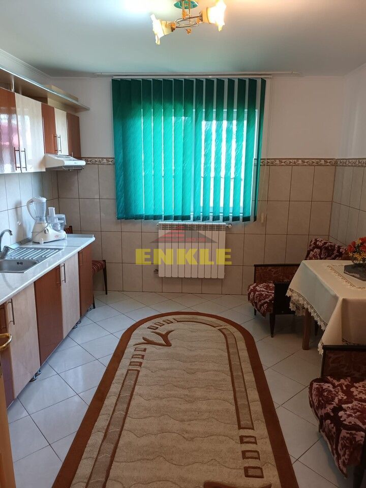Vila 240 mp , situata la Ciusmea, pret 190000 euro neg - Poză 7